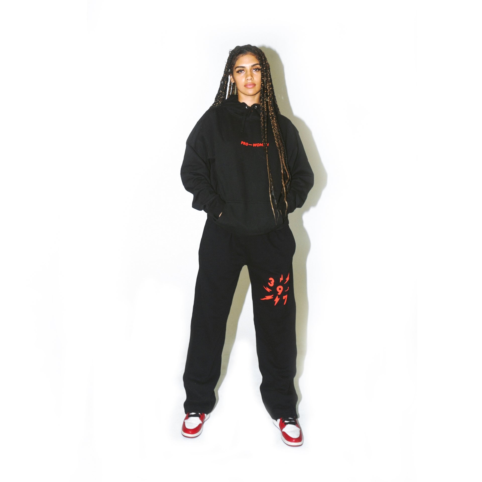 LOGO SWEAT PANT IN BLACK